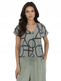 bluzka-z-dekoltem-w-serek-letnia-wygodna-krotki-rekaw