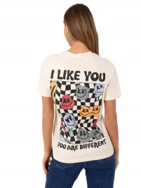 t-shirt-damski-bawelniany-o-dopasowanym-kroju