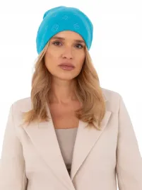 stylowa-modna-czapka-zimowa-damska-z-aplikacja-beanie