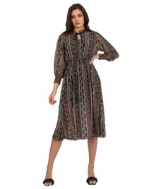 sukienka-damska-we-wzory-do-polowy-lydki