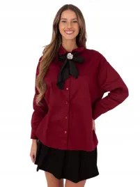 koszula-klasyczna-damska-z-odpinana-broszka