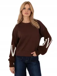 bluza-damska-wygodna-gladka-z-napisem-na-rekawie