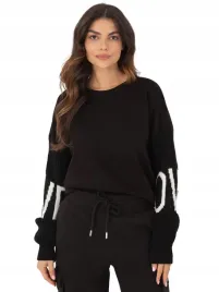 bluza-damska-wygodna-gladka-z-napisem-na-rekawie