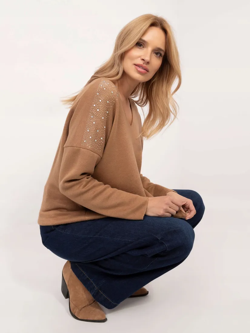 sweter-elegancki-damski-oversize-z-aplikacjami