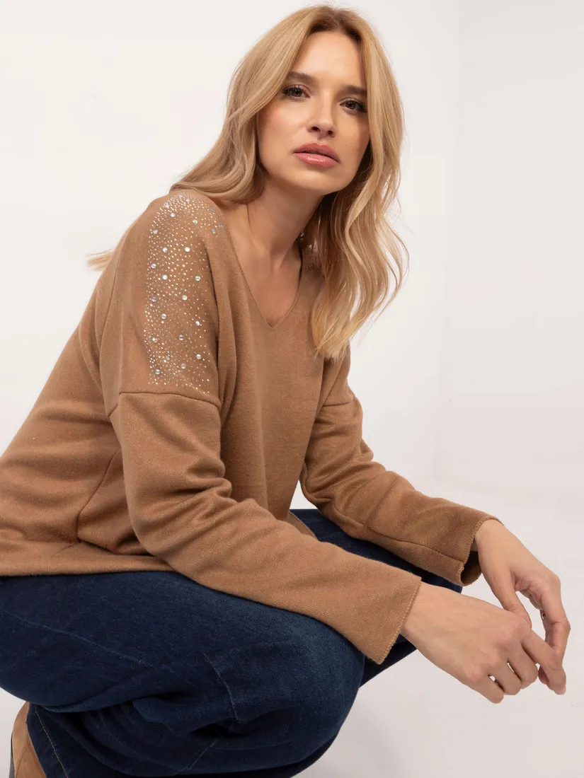 sweter-elegancki-damski-oversize-z-aplikacjami