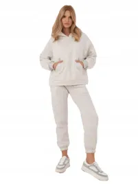 komplet-dres-damski-z-ociepleniem-bluza-z-kapturem-spodnie-dresowe