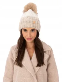 czapka-w-warkocze-zimowa-damska-z-pomponem