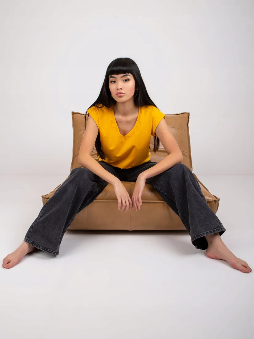 damski-t-shirt-basic-z-dekoltem-w-serek-top-