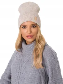 bezowa-czapka-damska-zimowa-beanie