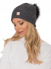 stylowa-czapka-zimowa-damska-beanie-z-pomponem