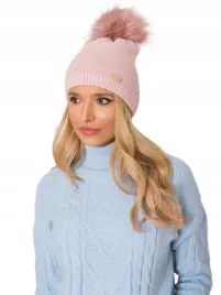 damska-czapka-zimowa-beanie-z-pomponem