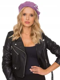 czapka-damska-zimowa-beret-z-aplikacja