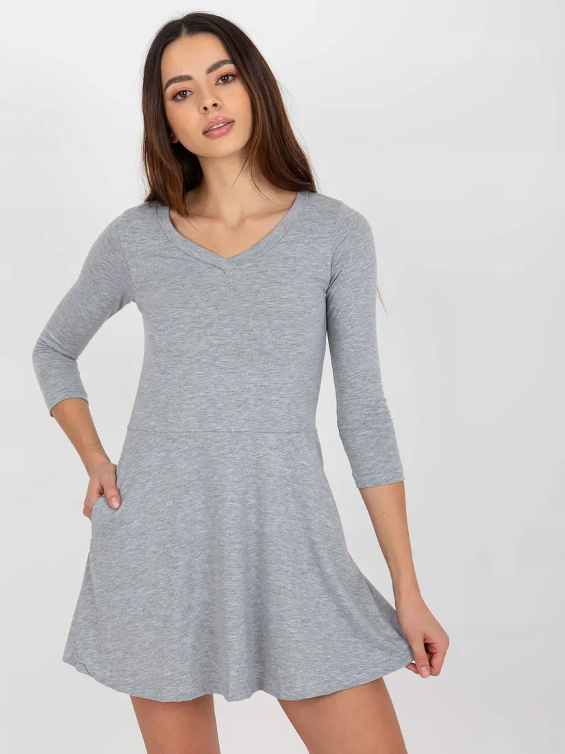 rozkloszowana-mini-sukienka-basic-z-kieszeniami