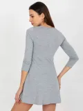 rozkloszowana-mini-sukienka-basic-z-kieszeniami-marka-inna