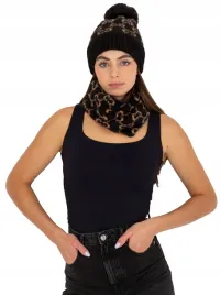 ciepla-czapka-zimowa-damska-z-pomponem-beanie