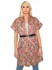 wzorzysty-damski-plaszcz-krotki-rekaw-z-paskiem