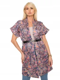 wzorzysty-damski-plaszcz-krotki-rekaw-z-paskiem