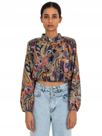 wzorzysta-damska-bluzka-ze-stojka-do-pracy