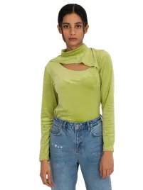 welurowa-damska-bluzka-z-wycieciem-stojka