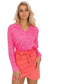 luzna-bluzka-damska-w-serduszka-dekolt-w-serek