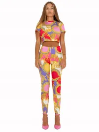 wzorzysty-komplet-damski-casualowy-top-legginsy