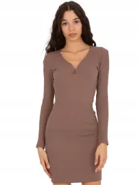 dopasowana-sukienka-damska-z-usztywnianym-dekoltem-w-serek