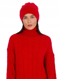 stylowa-modna-czapka-zimowa-damska-z-aplikacja-beanie