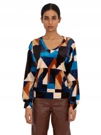 wzorzysta-bluzka-damska-welurowa-z-lancuszkiem