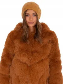 stylowa-modna-czapka-zimowa-damska-z-aplikacja-beanie