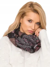 delikatna-chusta-damska-apaszka-szal-bandana