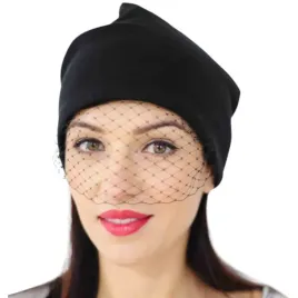 czapka-z-woalka-elegancja-w-ludowym-stylu