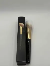 pat-mcgrath-labs-sublime-perfection-highligting-brush