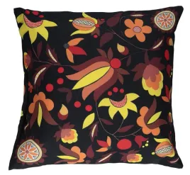 poszewka-dekoracyjna-z-haftem-borowiackim-czarna