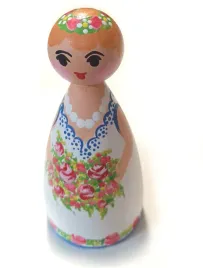 drewniana-laleczka-folk-ludowy-kwiaciarka-roze-duza