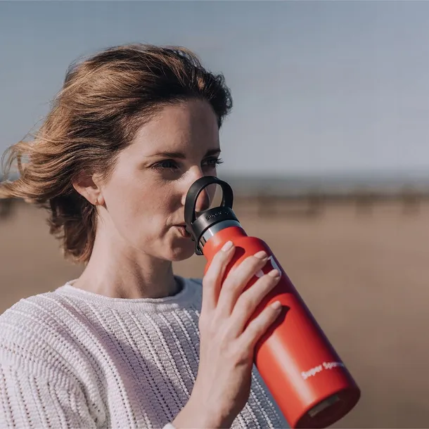 butelka-super-sparrow-500ml-cechy-dodatkowe-powloka-antyposlizgowa