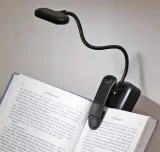 jasna-lampka-led-biurkowa-klips-do-czytania-akumulator-kabel-usb-stan-nowy