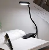 jasna-lampka-led-biurkowa-klips-do-czytania-akumulator-kabel-usb-kolor-czarny