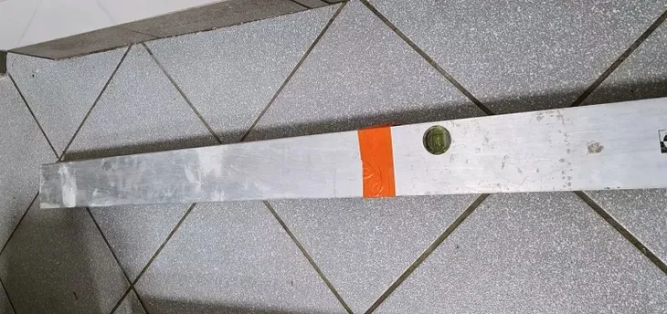 pro-lata-murarska-pion-poziom-250cm-elementy-dodatkowe-libella-stan-nowy