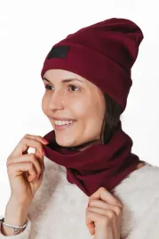 bordowa-czapka-beanie-komin-wygodny-stylowy-komplet-prazek-bawelna