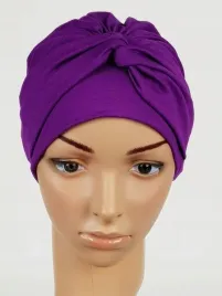 fioletowy-turban-damski-sara-gotowa-czapka-do-zalozenia-po-chemioterapii