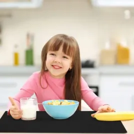 podkladka-na-stol-ochronna-czarna-kuchenna-mata-silikonowa-30x40cm-x-4szt