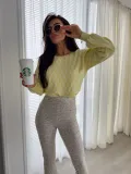 sweter-by-me-dianes-bananowy-rozmiar-uniwersalny