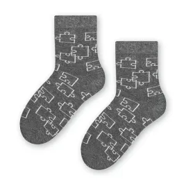 skarpety-dzieciece-rodzinne-084-26-28-013-grafitowy-puzzle