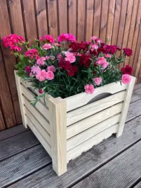 drewniana-donica-doniczka-frezowana-skrzynka-ogrodowa-surowa-w-calosci