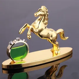 samochodowy-odswiezacz-powietrza-dekoracyjna-statuetka-z-aromatyzerem