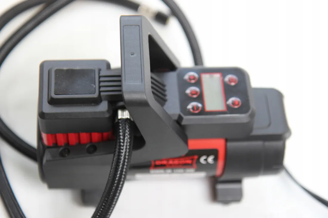 dragon-winch-kompresor-samochodowy-pompka-sprezarka-mini-12v-led