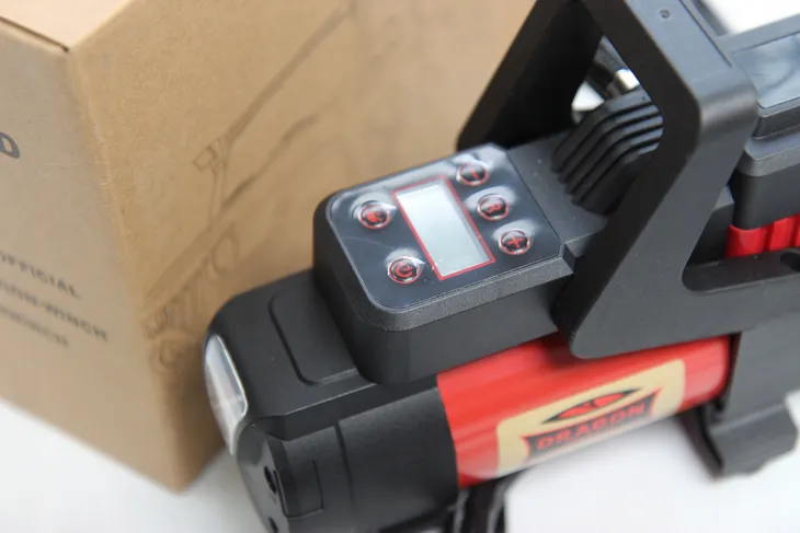 kompresor-samochodowy-pompka-sprezarka-mini-12v-dragon-winch-led-stan-nowy
