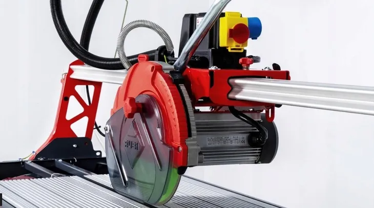 przecinarka-elektryczna-dc-250-python-56939-rubi-maksymalna-grubosc-ciecia-plytki-przy-90-stopniach-90-mm
