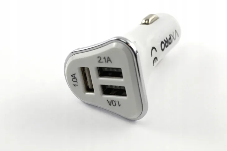 szybka-ladowarka-samochodowa-elta-vxpro-3x-usb-prad-wyjsciowy-2100-ma
