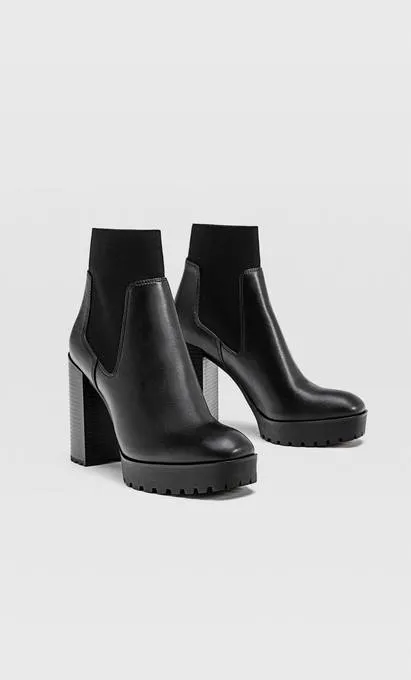 stradivarius-czarne-botki-na-platformie-40-70040
